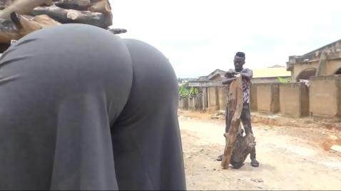 Темнокожая мамочка оттрахала соседского хуярька