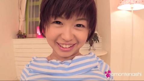 Азиатка демонстрирует свои огромные сиськи в HD