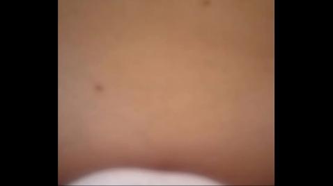 Шалава с огромными титьками сосет член