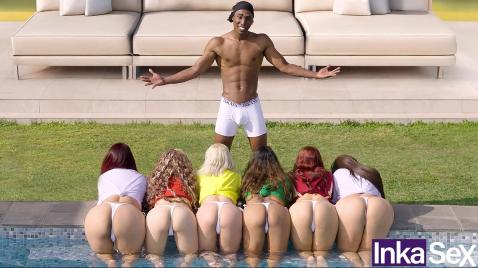 Негр с гигантским хуем трахает шесть блядей