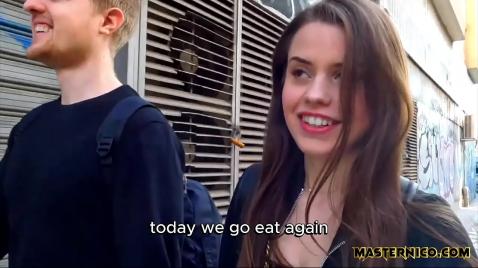 Школьники ебутся в попу на камеру