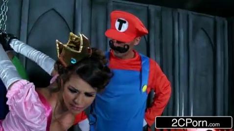 Марио братья трахают шлюху в попку