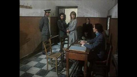 Жесткое изнасилование шлюхи двумя жеребцами на камеру